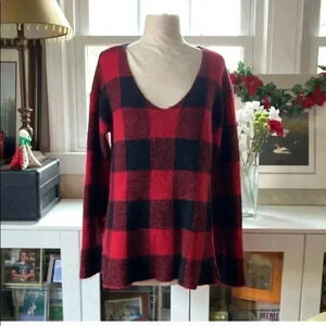 525 AMERICA EVEREVE sweater size medium